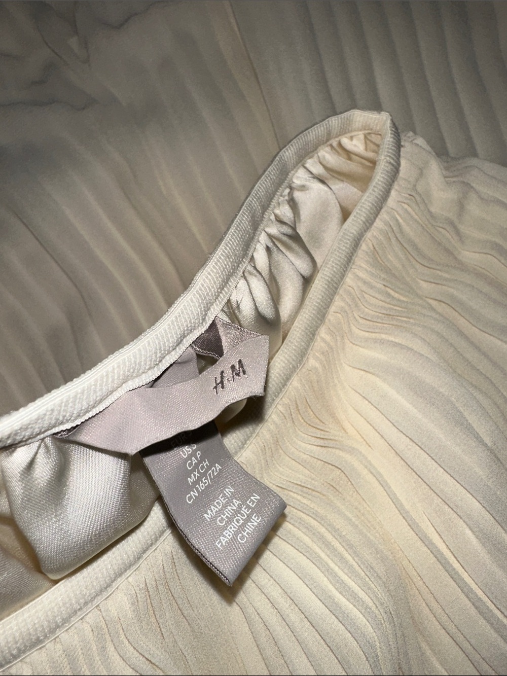 H&M Cream Pleated Skirt 🤍